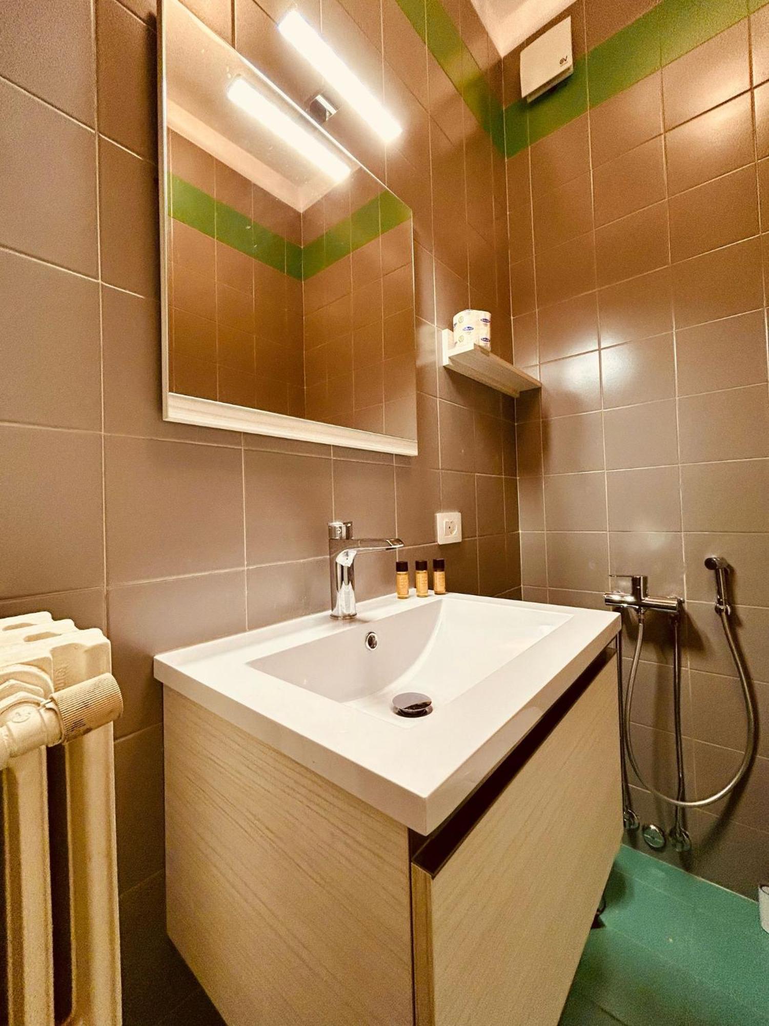 Апартаменты Kibilu - Via Medaglie D'Oro Centro Citta Con Parcheggio Варезе Экстерьер фото
